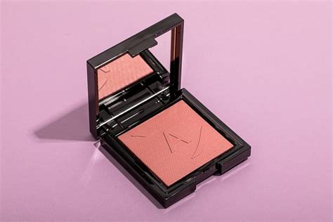 Румяна: лучшие кремовые, компактные и жидкие топ 2021 года | Beauty Insider