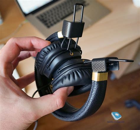 Mobile-review.com Обзор наушников Marshall Major II