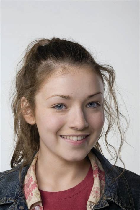 Sarah Bolger - Indiatimes.com