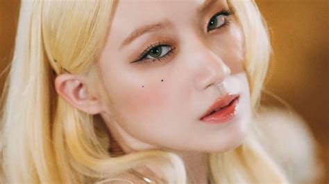 soyeonfan on Twitter: "RT @httpyyui: OMFG YEH SHUHUA 🧎🏻‍♀️🧎🏻‍♀️🧎🏻‍♀️ ...