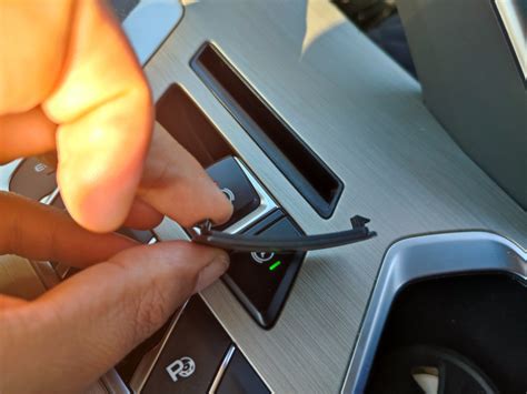 Заглушка в место установки кнопки ГЛОНАСС ? (Временный пост) — Geely ...