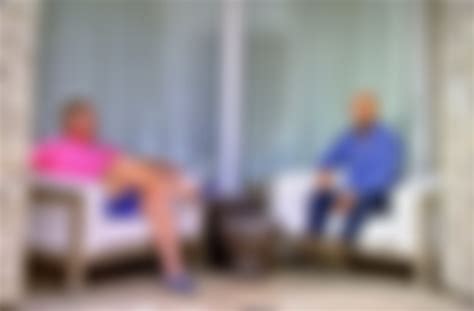 Is Izzy short because this isn’t making sense to me. : r