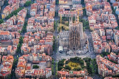 eixample  full guide   iconic district  barcelona