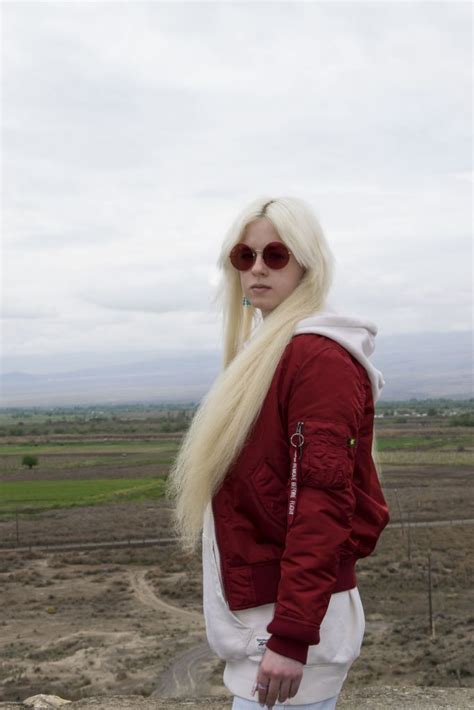 Женский бомбер ALPHA INDUSTRIES MA-1 W red commander, купить в Интернет ...