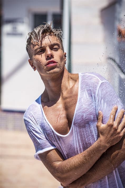 Adam (-50% ONLYFANS) on Twitter: "Mister Wet T-shirt? 😏💦 Retweet if you
