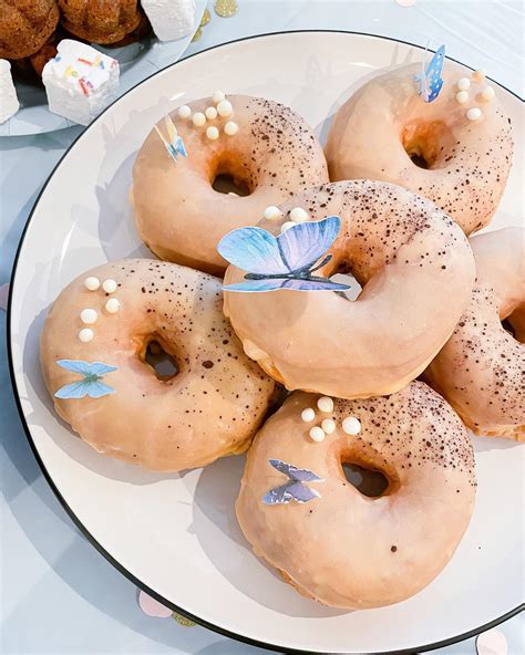 The sweetest little donuts, for... - Sugar Sweet Cake Company