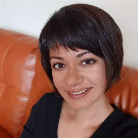 crystal squires client finance manager landor fitch linkedin