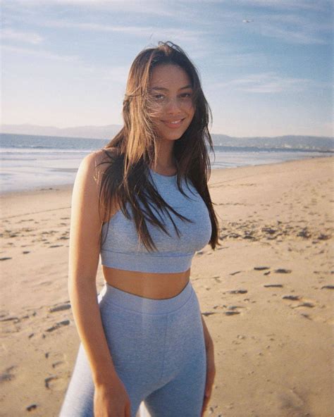 Fiona Barron 02/09/2022 • CelebMafia