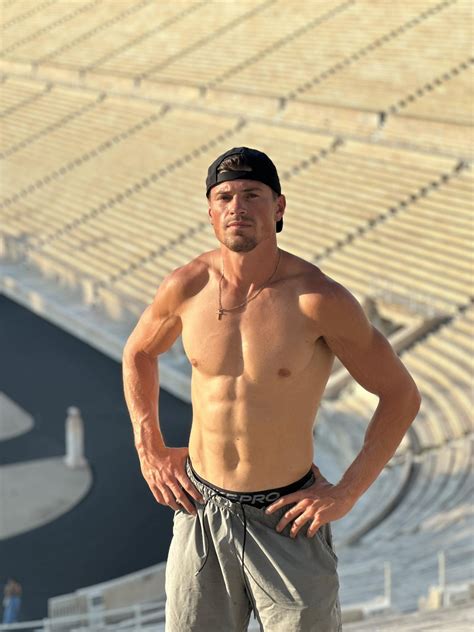 ⬇️The most effective way to gain healthy weight and build muscle 1