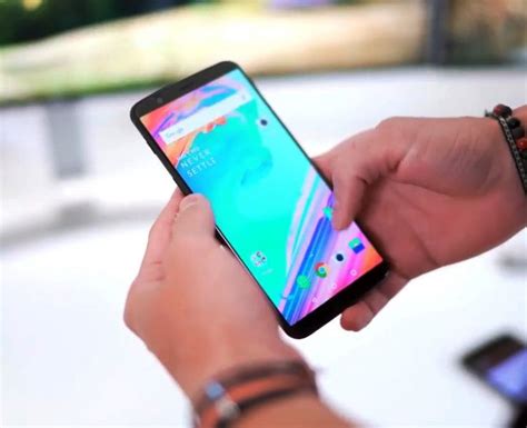 OnePlus 5T announced with new screen - Mobosdata