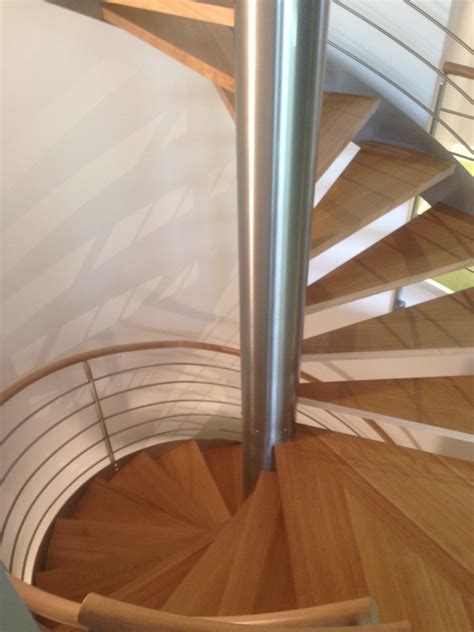 escalier colimacon metal le modele parfait pour votre projet