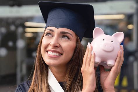 Cómo ahorrar dinero para la universidad | BBVA