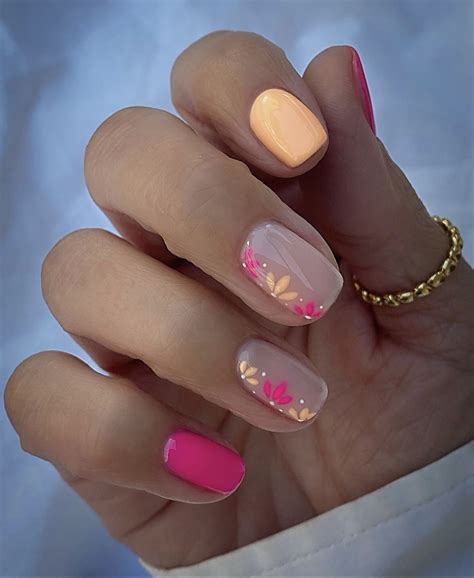 Pin by Tarah Ceccarelli on Nails | Simple nails, Gel nails, Beach nails