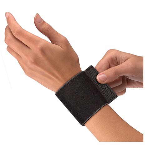 Mueller - Elastic Wrist Support With Loop - Support for active ...
