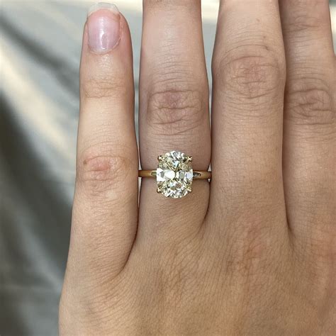 Oval Cut Diamond Gold Ring