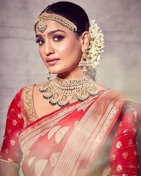 queen  fame saniya iyappan  bridal makeover  viral