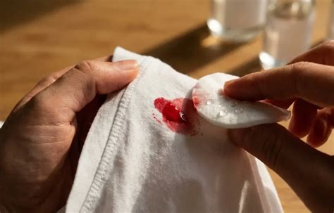 Tirar Manchas De Esmalte Da Roupa - Como Tirar Manchas de Esmalte da Roupa sem Estragar o Tecido
