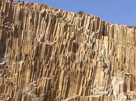 Basalt: Ein faszinierendes Material für besondere Denkmäler - Kurz ...