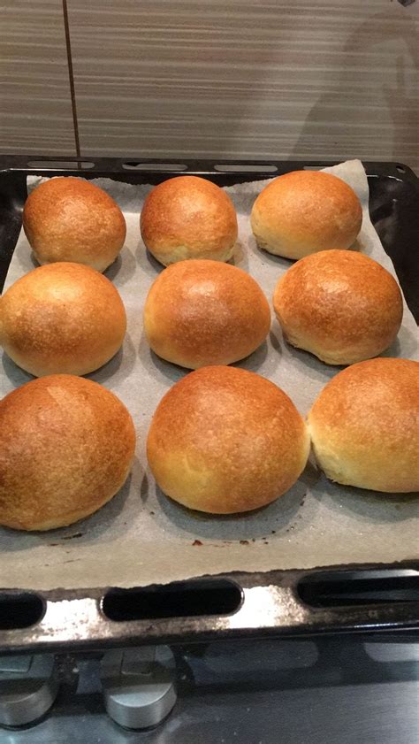 Булочки для бургеров на пшеничной закваске | Food, Hamburger bun, Bun