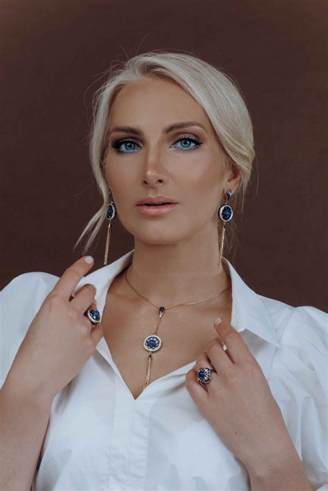 Купить авторские украшения Аристократка от ЮД Kabarovsky