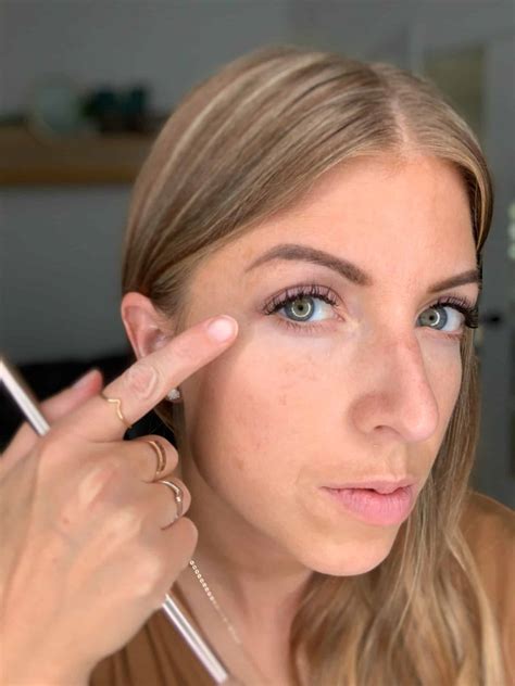 how to create bigger eyes