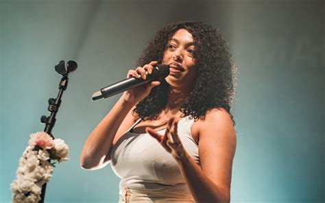 Ella Mai 2025: Boyfriend, net worth, tattoos, smoking & body