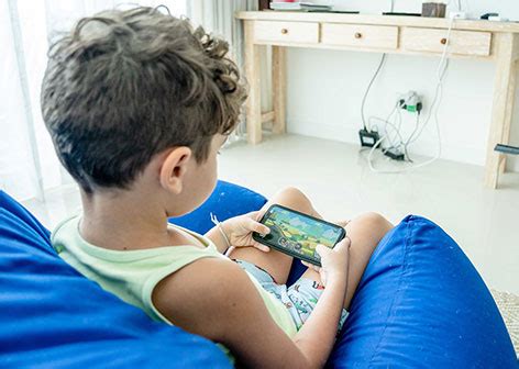Smartphones und Tablets für Kinder oft ungesund - oe3.ORF.at