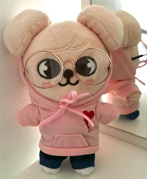 sungmo adlı kullanıcının STRAY KIDS panosundaki Pin