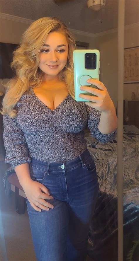 just the busty blonde next door : r/SFWNextDoorGirls