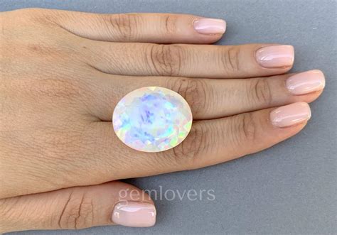Крупный опал из Эфиопии 36.79 карат купить по доступной цене | Gem Lovers