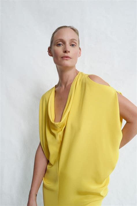 maria cornejo resort  collection runway  beauty
