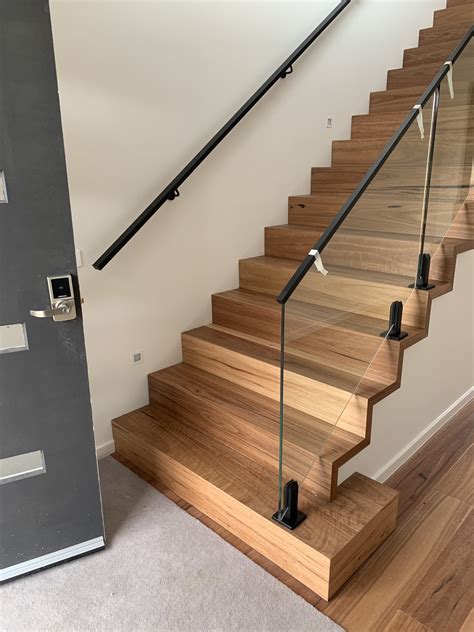 how to cut stringer for stairs 1