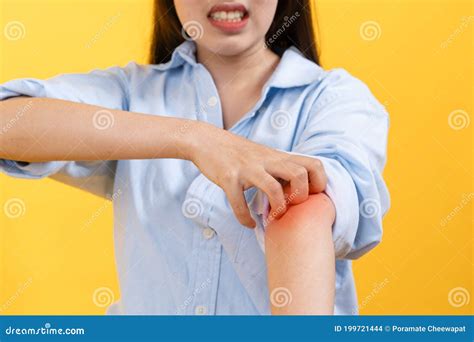 close  person itchy facial expression  hand scratch  arm skin