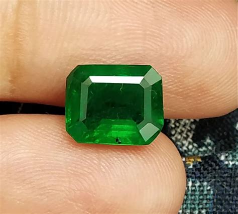 gemstone octaon emerald stone size xx carat   rs