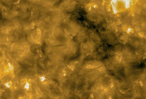 Фото дня: станция Solar Orbiter прислала самые близкие в истории снимки ...
