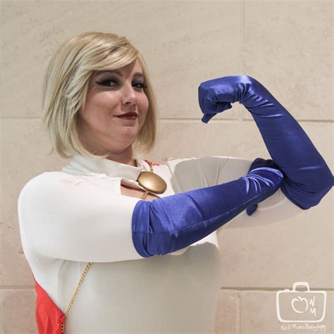 AnnjeLife - Power Girl Photoshoot : PowerGirlCosplay