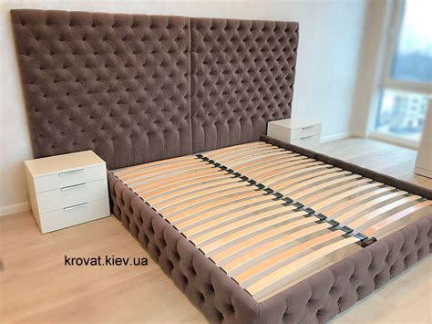 Кровать с мягким изголовьем и тумбочками на заказ купить в Киеве