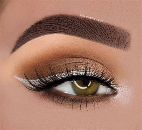 Silver Eyeliner - Homecare24