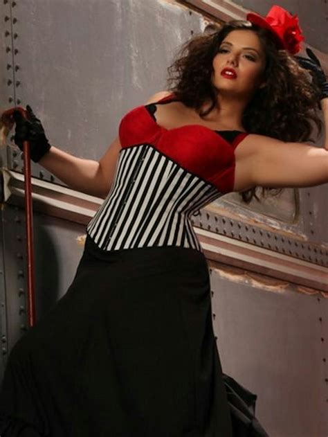 13 Best Plus Size Corsets & Bustiers To Seriously Upgrade Your Lingerie