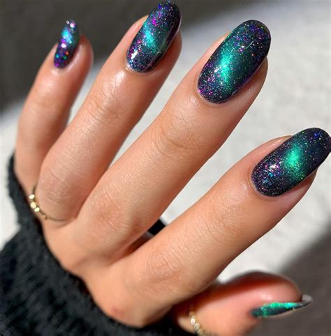 Stunning Cat Eye Nails For Your Next Manicure | MOROVAN