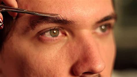 How To Cut Eyebrows For Guys - EyebrowShaper
