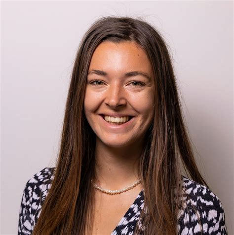 Lara Gibson's Instagram, Twitter & Facebook on IDCrawl