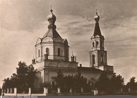 Вид на Воскресенскую церковь
