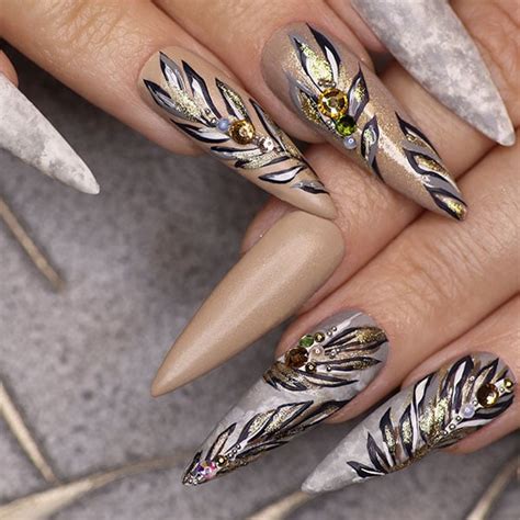 Unhas Bege Com Dourado - Unhas Decoradas Bege com Dourado: Tendências 2026