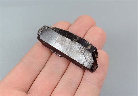 Купить Морион, обломок кристалла 20,54 в интернет-магазине «Долина Камней»