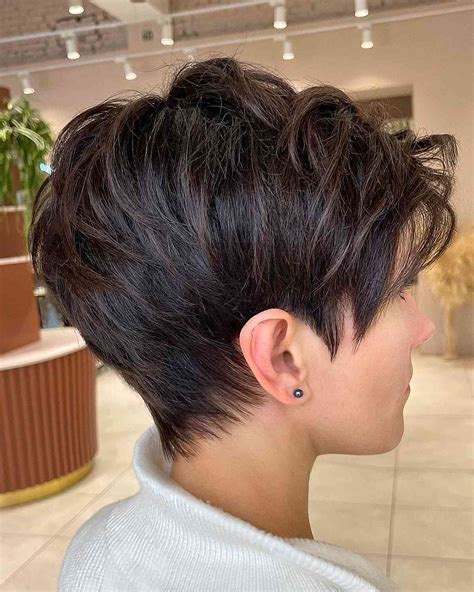 Why Choosing Hair Short In Back Longer In Front Is The Perfect Low Maintenance Cut For Busy Professionals 5