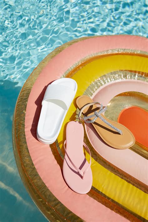 Summer Flat Sandals Pool Inspo | Poolside sandals, Photoshoot