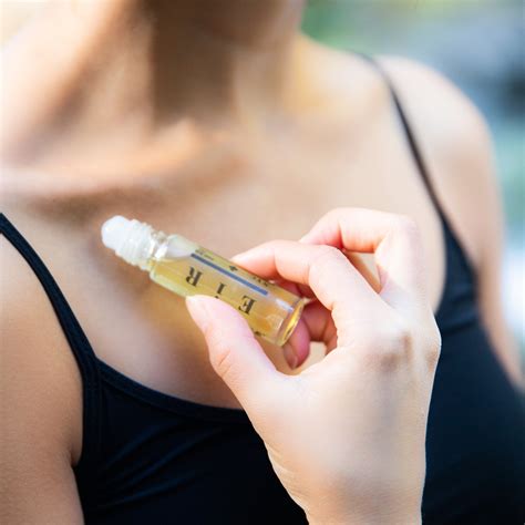 Rolling Liniment Heat Rub, Muscle Pain Relief On-the-Go • Eir NYC