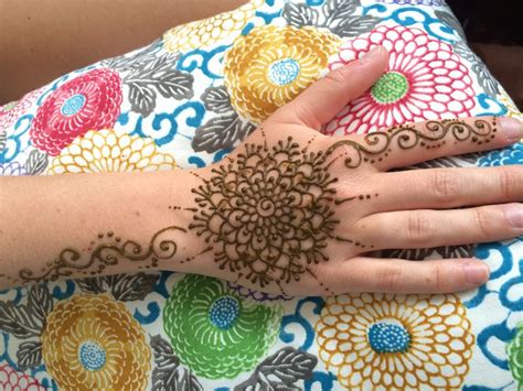 Henna Mandala | Henna style, Henna mandala, Henna