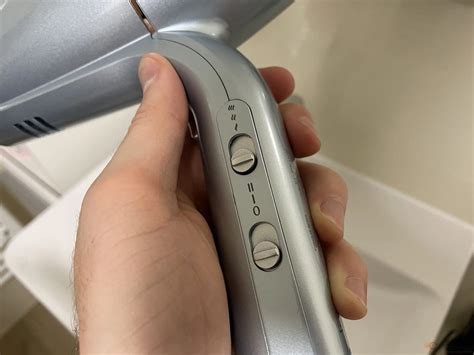 Recenze BaByliss D773DE: Kvalitní fén s ionizátorem